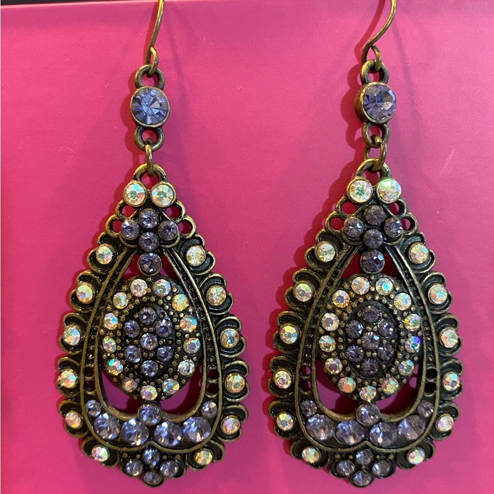 10 pair of lightweight dangle earrings.